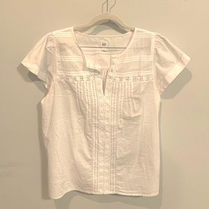Gap eyelet, flutter sleeve blouse